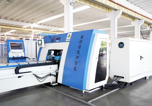 數(shù)控母線沖減機